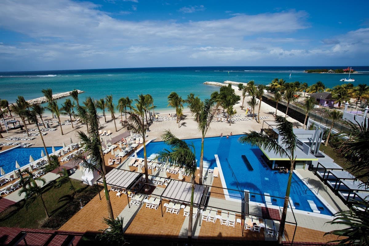 Hotel Riu Palace Jamaica: destination wedding venue in Montego Bay, Jamaica