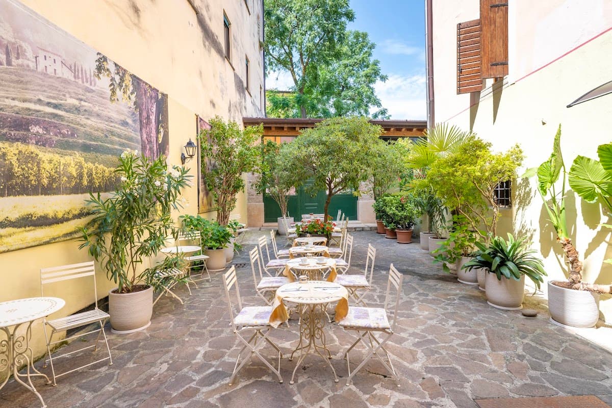 Hotel Scalzi Verona: destination wedding venue in 37122 Verona VR, Italy