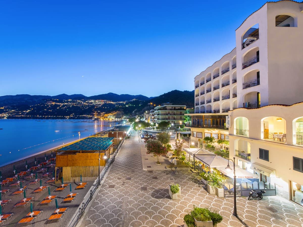 Hotel Sole Splendid: destination wedding venue in 84010 Maiori SA, Italy