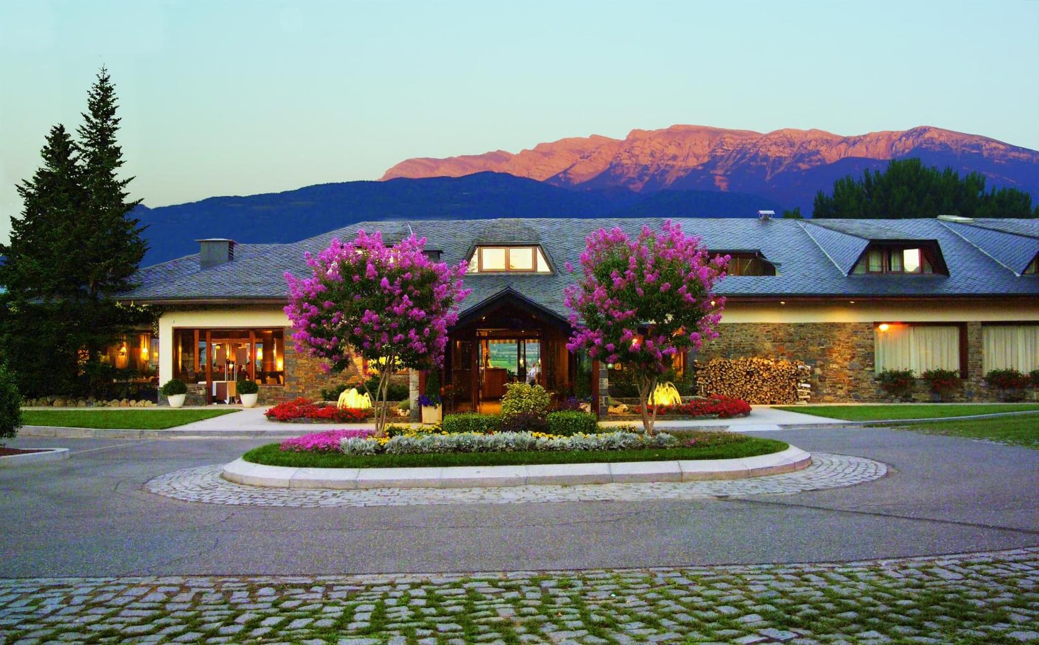 HOTEL & SPA El Castell de Ciutat, wedding venue in La Seu d'Urgell, Spain