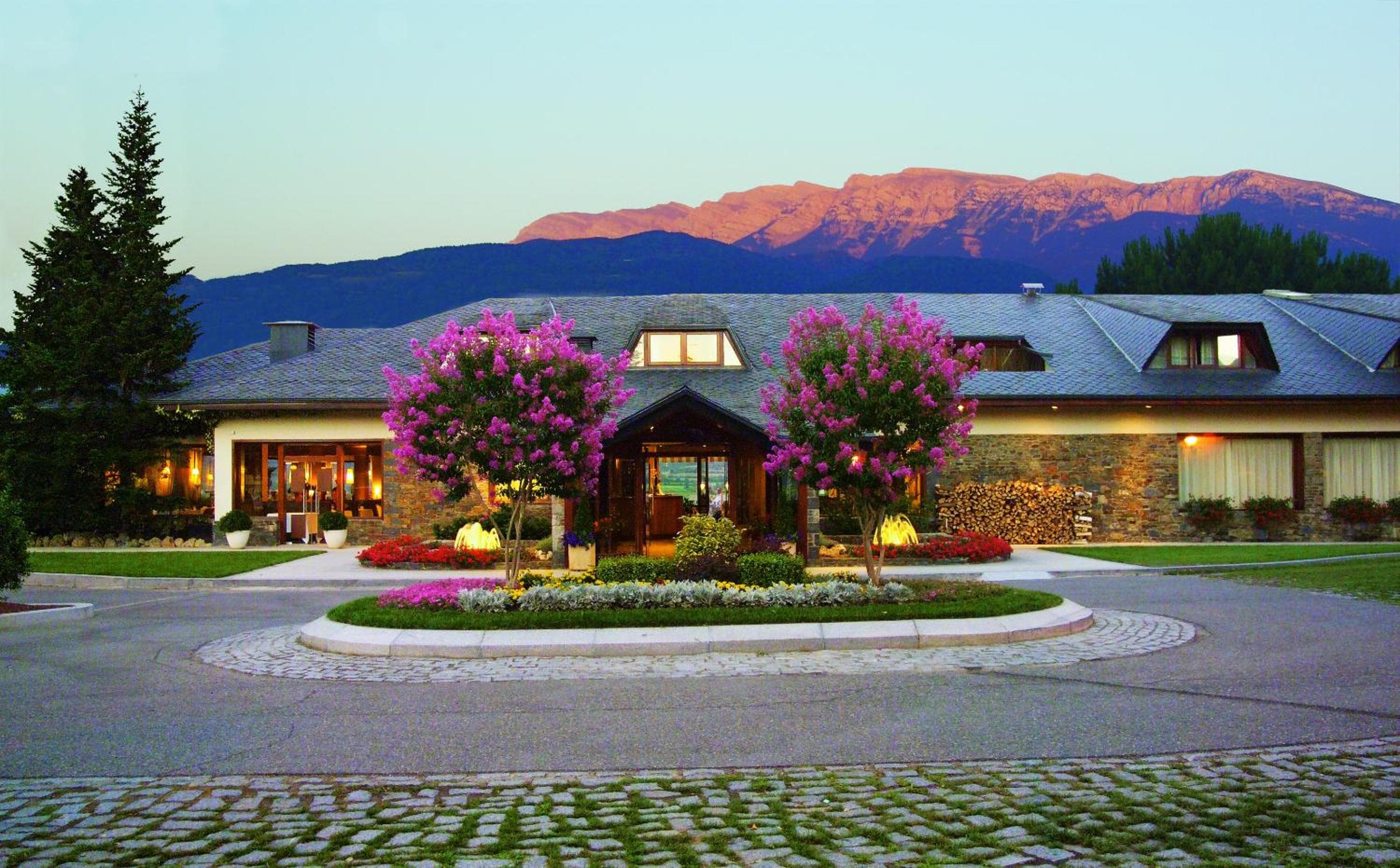 HOTEL & SPA El Castell de Ciutat, wedding venue in La Seu d'Urgell, Spain