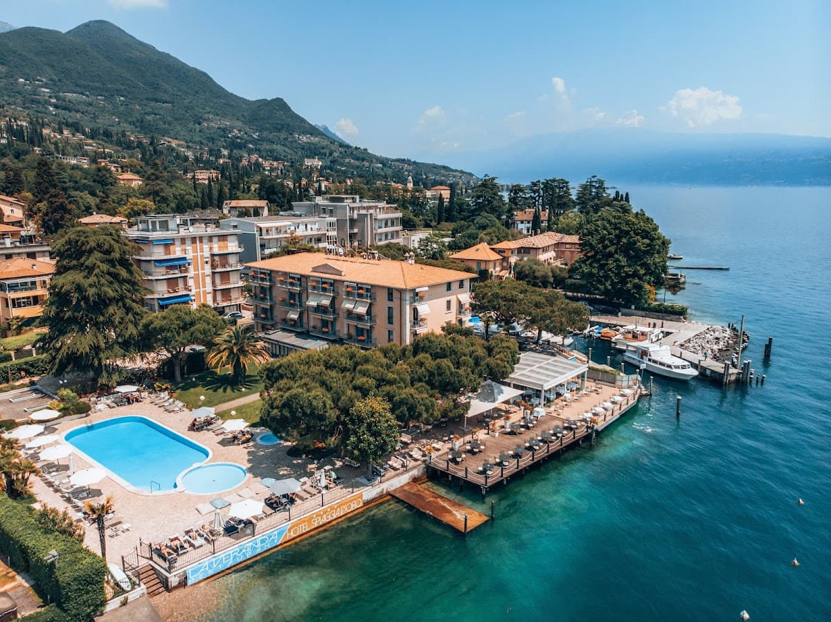 Hotel Spiaggia d'Oro: destination wedding venue in 25087 Salò BS, Italy
