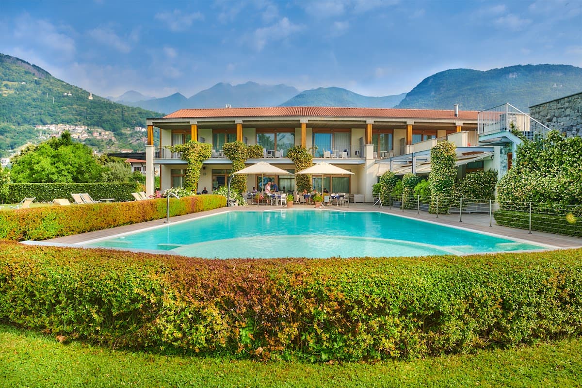 Hotel Tullio: destination wedding venue in 22015 Gravedona ed Uniti CO, Italy