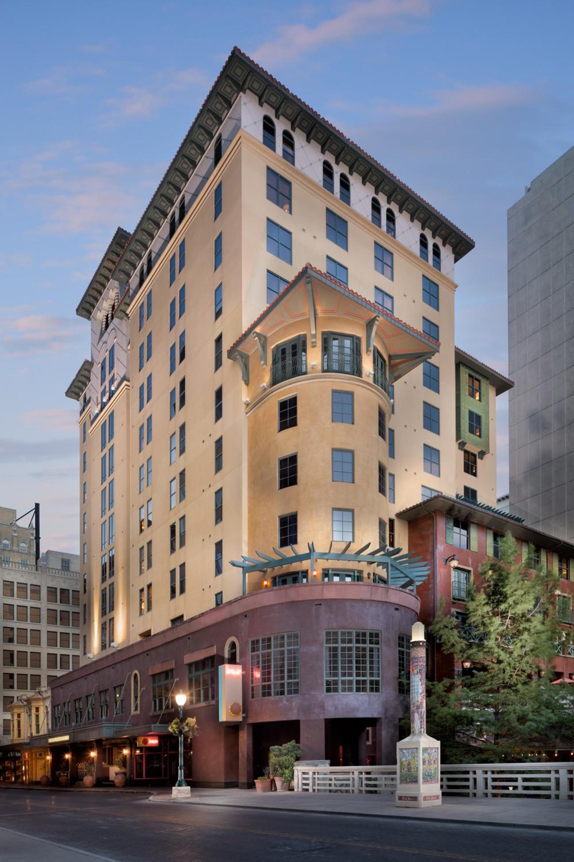 Hotel Valencia Riverwalk, wedding venue in San Antonio, United States