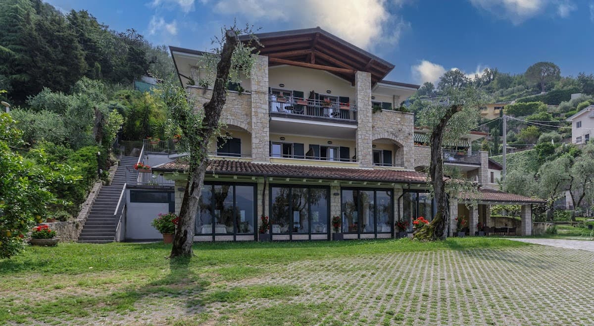 Hotel Veronesi — destination wedding venue in 37010 Brenzone sul Garda VR, Italy