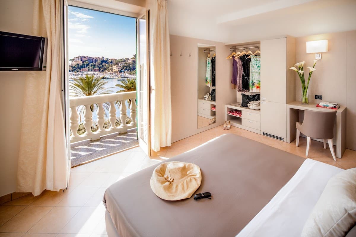 Hotel Vesuvio Rapallo: destination wedding venue in 16035 Rapallo GE, Italy