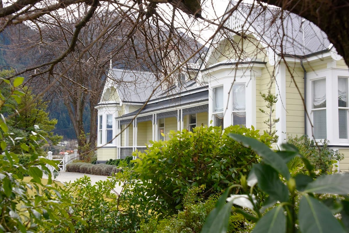 Hulbert House: Award Winning Queenstown Luxury Boutique Lodge: destination wedding venue in Queenstown 9300, New Zealand