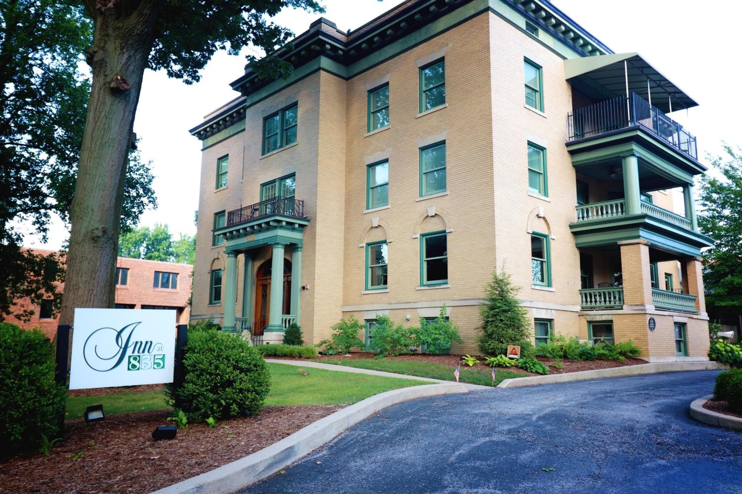 Inn at 835 Boutique Hotel, wedding venue in Springfield, United States