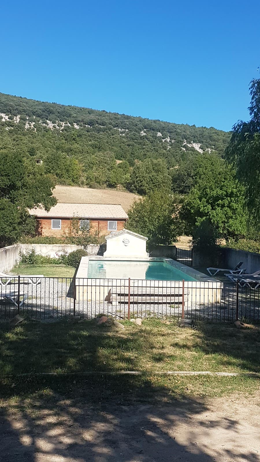 La Fontaine: destination wedding venue in 04150 Simiane-la-Rotonde, France