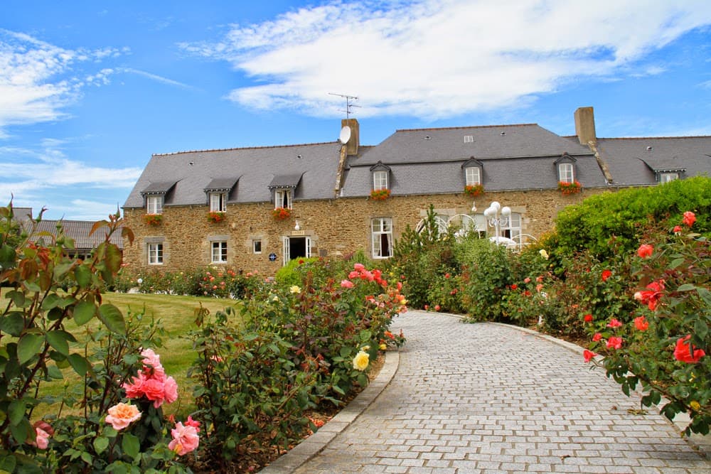 La Malouinière Des Longchamps Hôtel spa Aqua Bien Etre: destination wedding venue in 35430 Saint-Jouan-des-Guérets, France