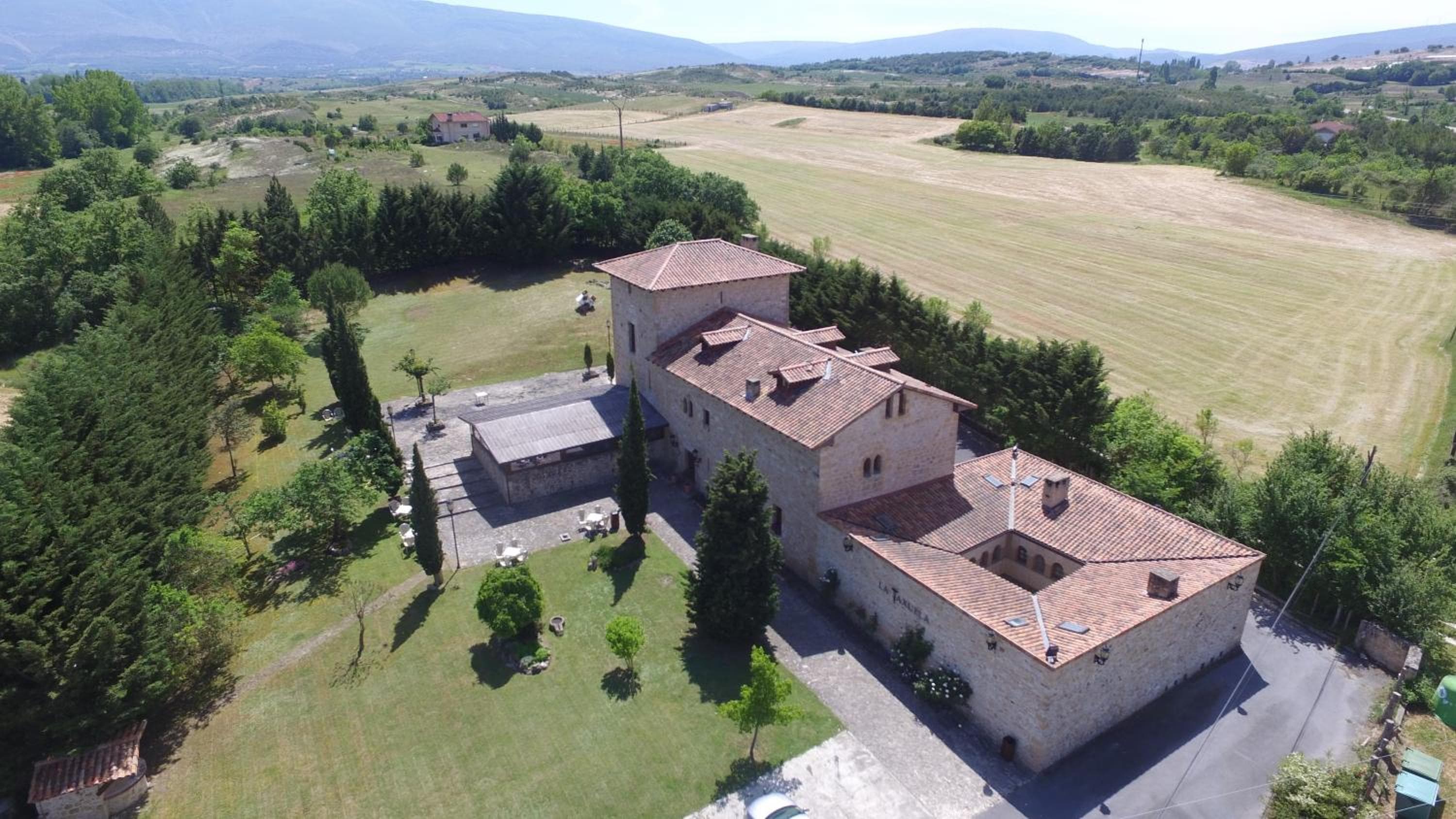La Taxuela Palace Inn, wedding venue in Villanueva de Lastra, Spain