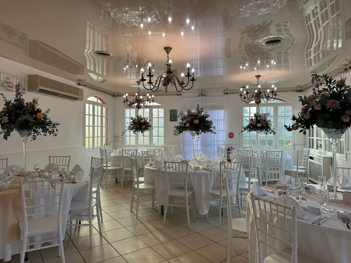 La Terrasse Fleurie: destination wedding venue in 94370 Sucy-en-Brie, France