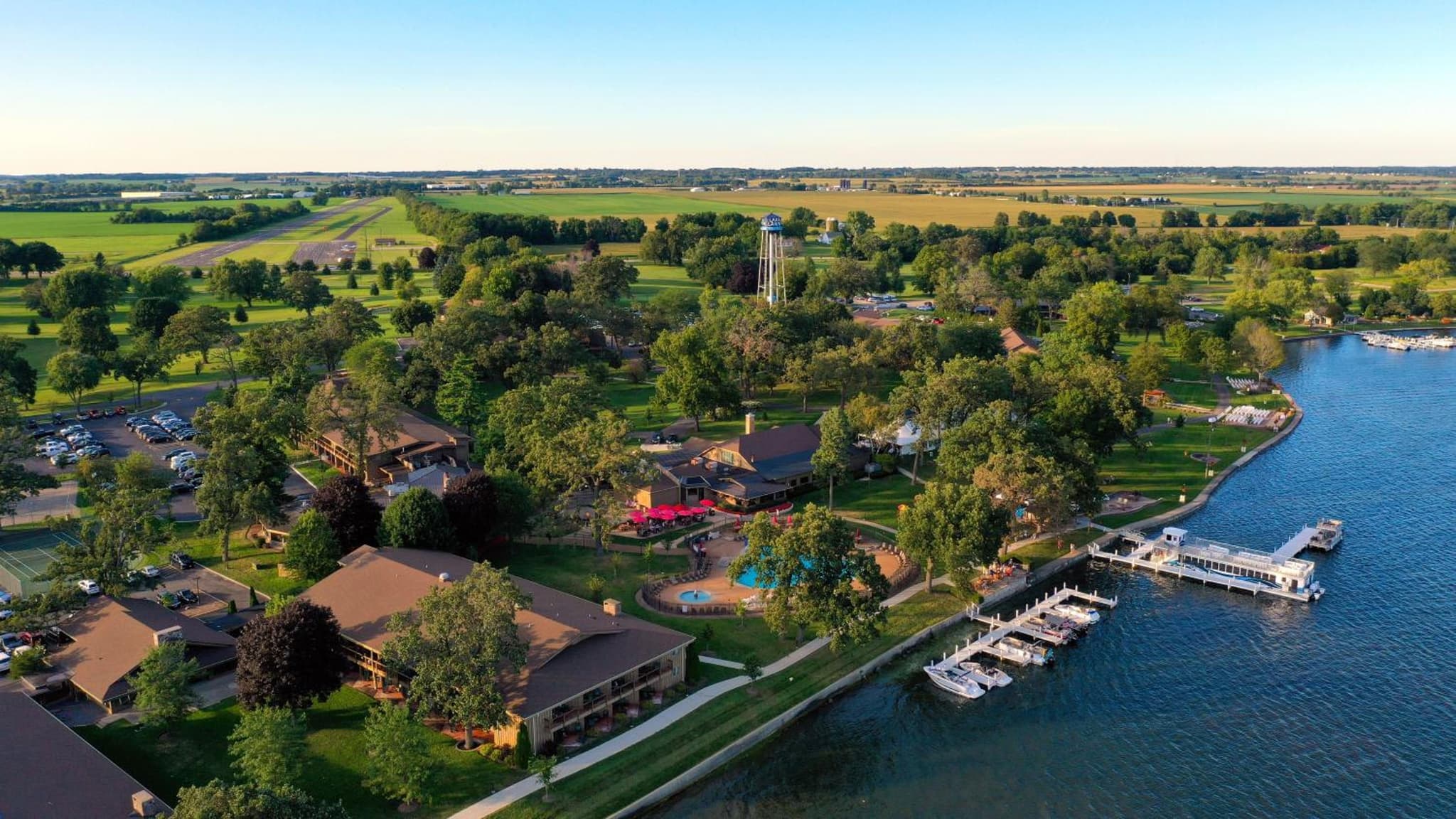 Lake Lawn Resort, wedding venue in Delavan, United States
