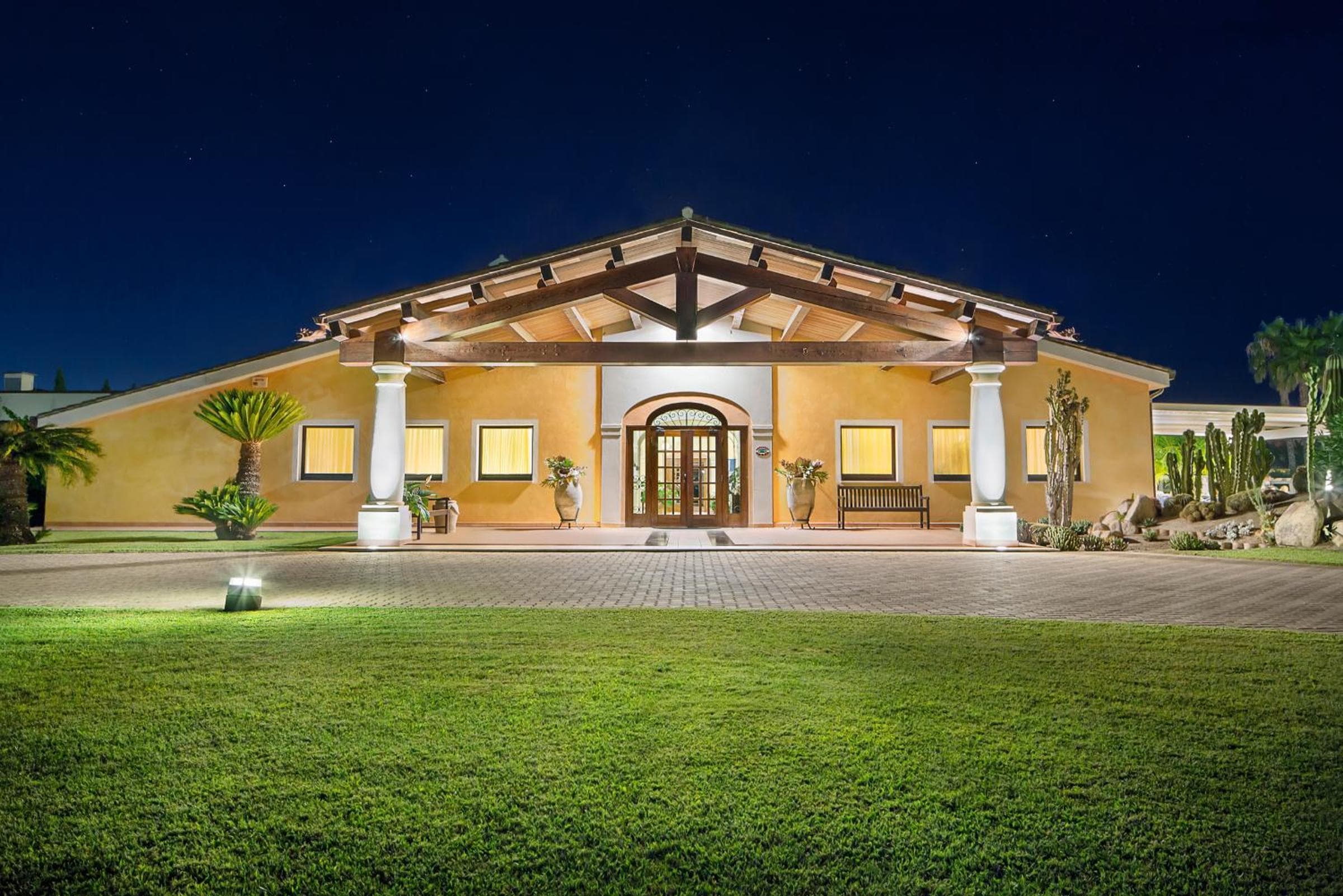 Lantana Resort, wedding venue in 09050 Pula CA, Italy