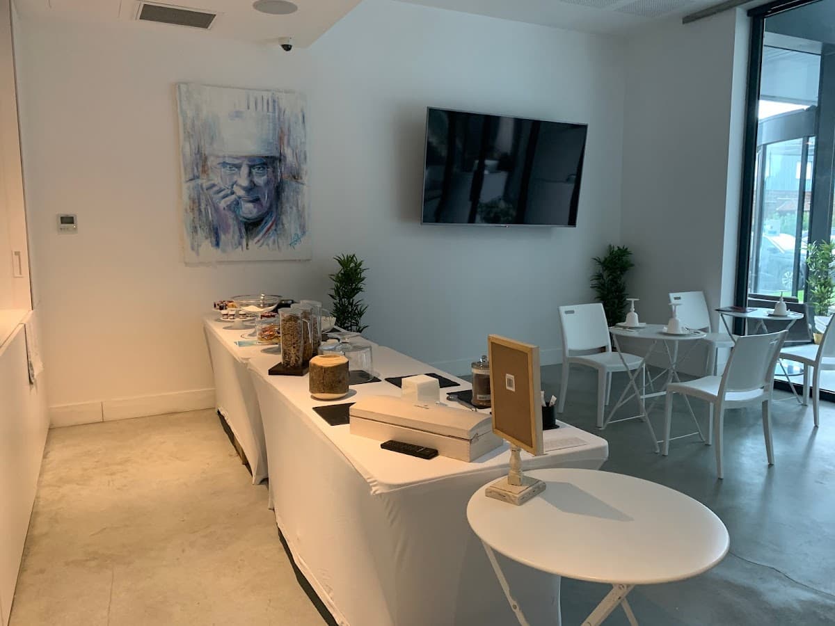 Le B Complexe Hôtel — destination wedding venue in 69380 Lozanne, France