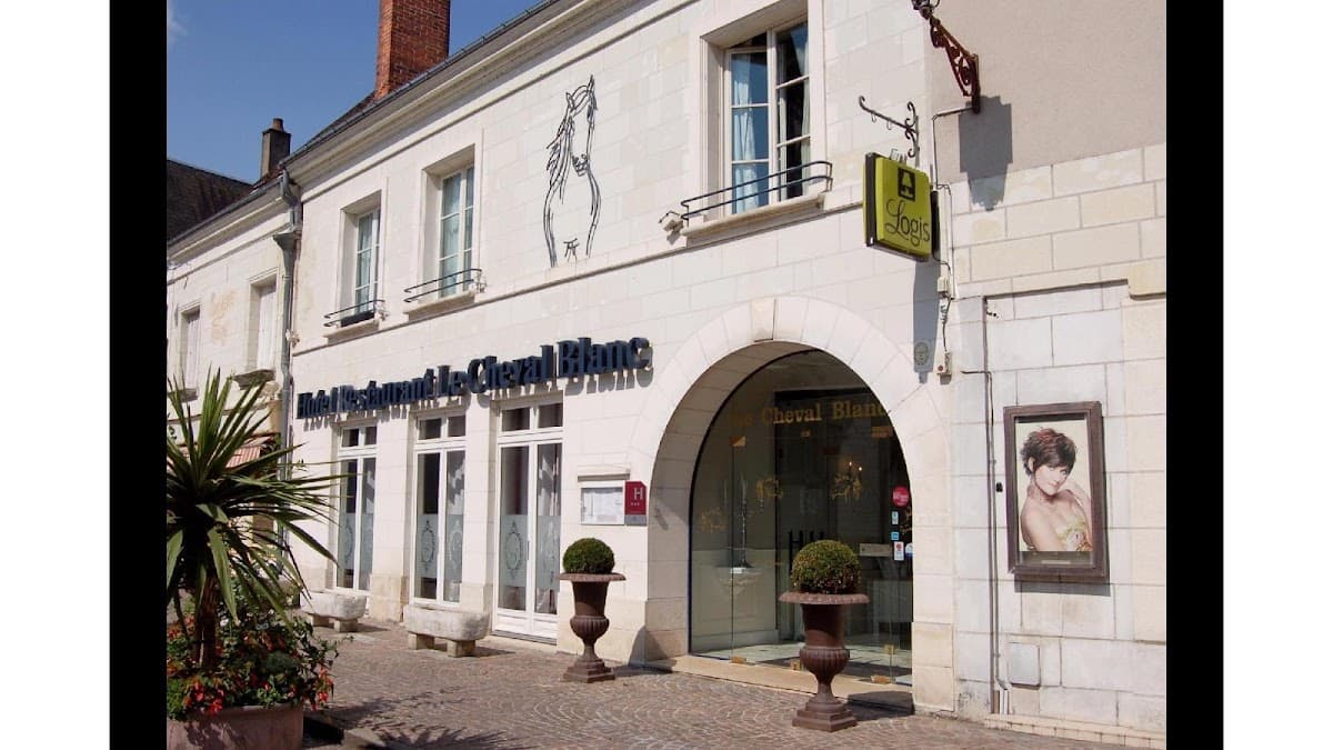 Le Cheval Blanc: destination wedding venue in 37150 Bléré, France