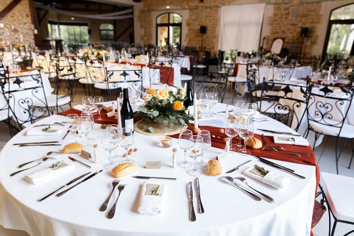 Le Domaine Des Oliviers: destination wedding venue in 69620 Légny, France