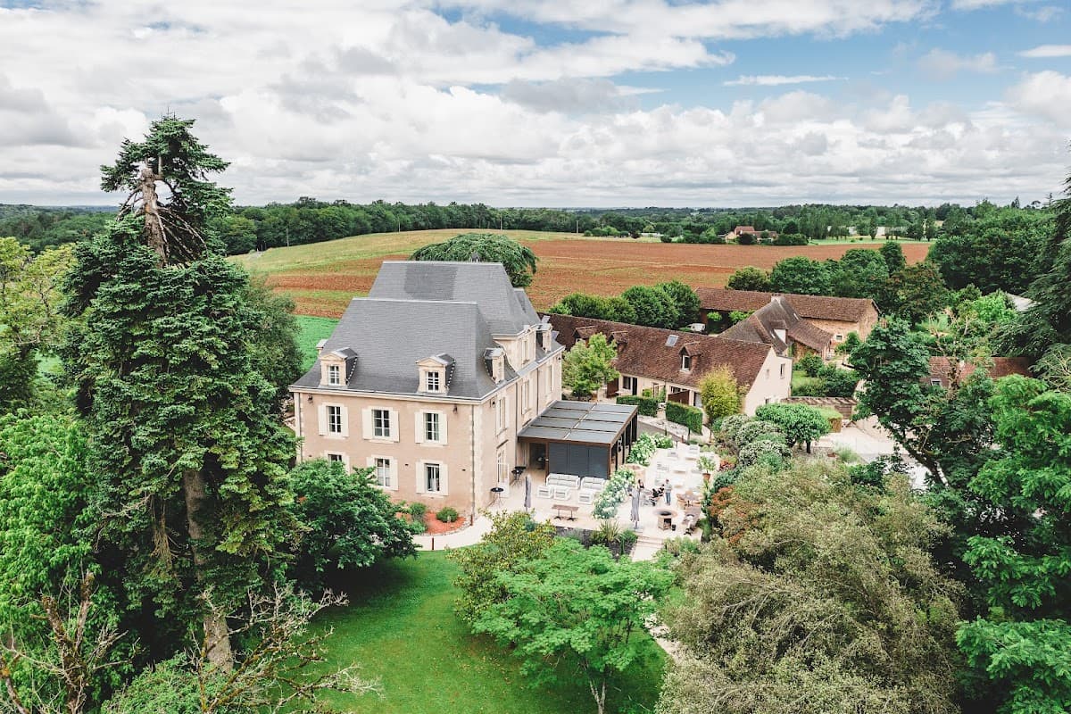 Le Manoir des Cèdres — destination wedding venue in 24580 Rouffignac-Saint-Cernin-de-Reilhac, France