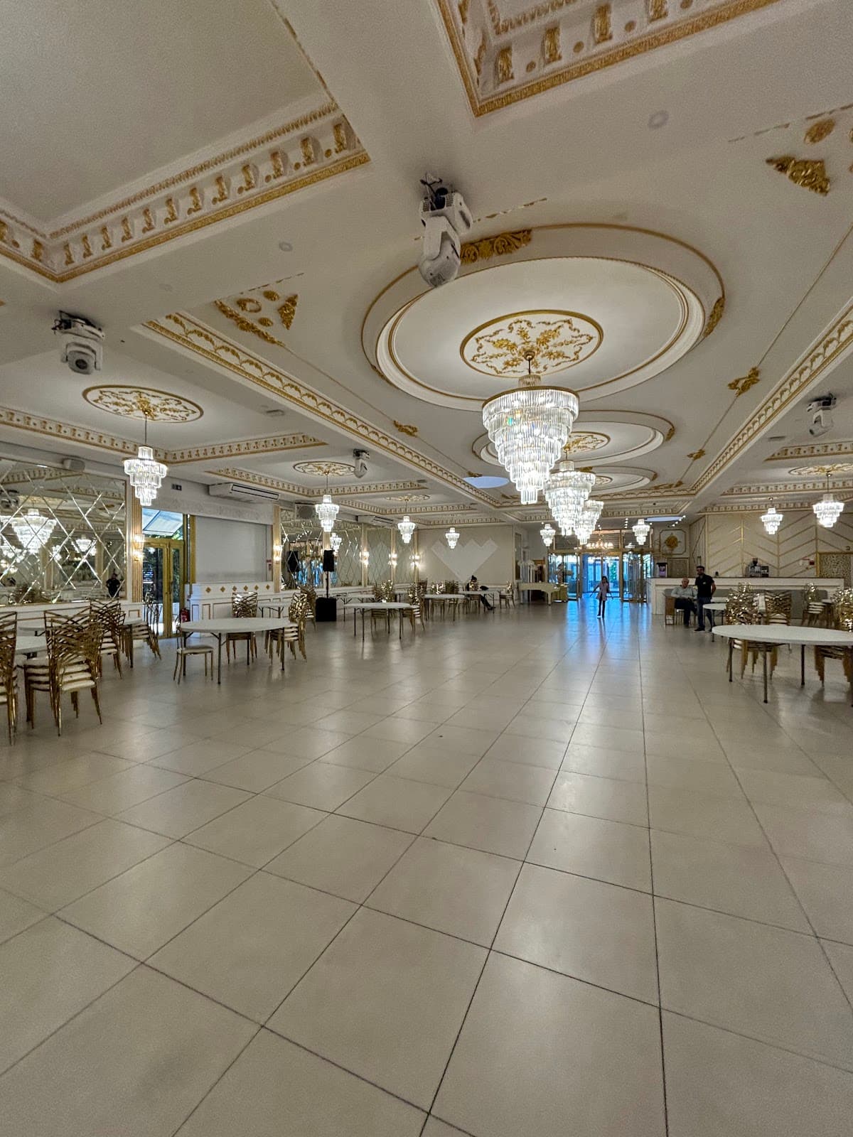 LE NEW CARRE D’OR RÉCEPTION — destination wedding venue in 69800 Saint-Priest, France