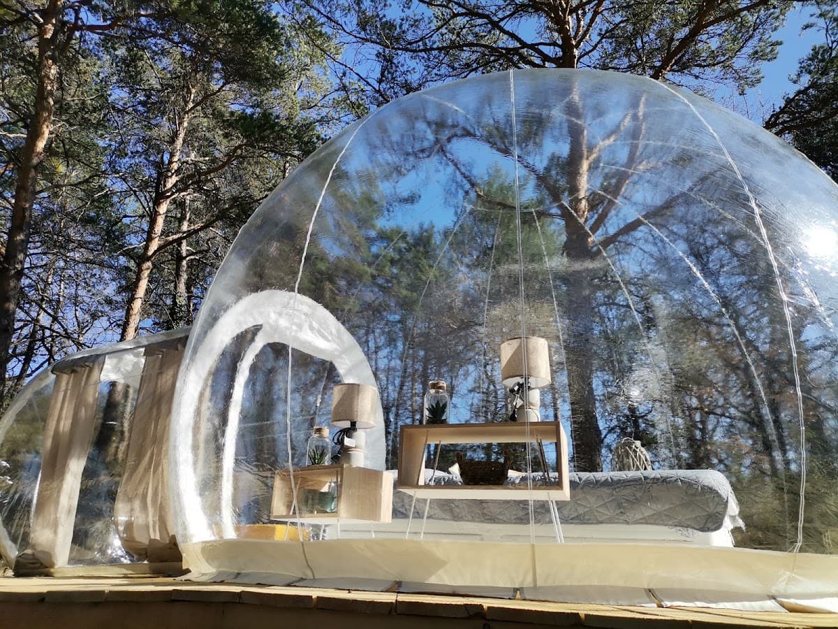 Les Cabanes Camille and Manon: destination wedding venue in 04270 Beynes, France