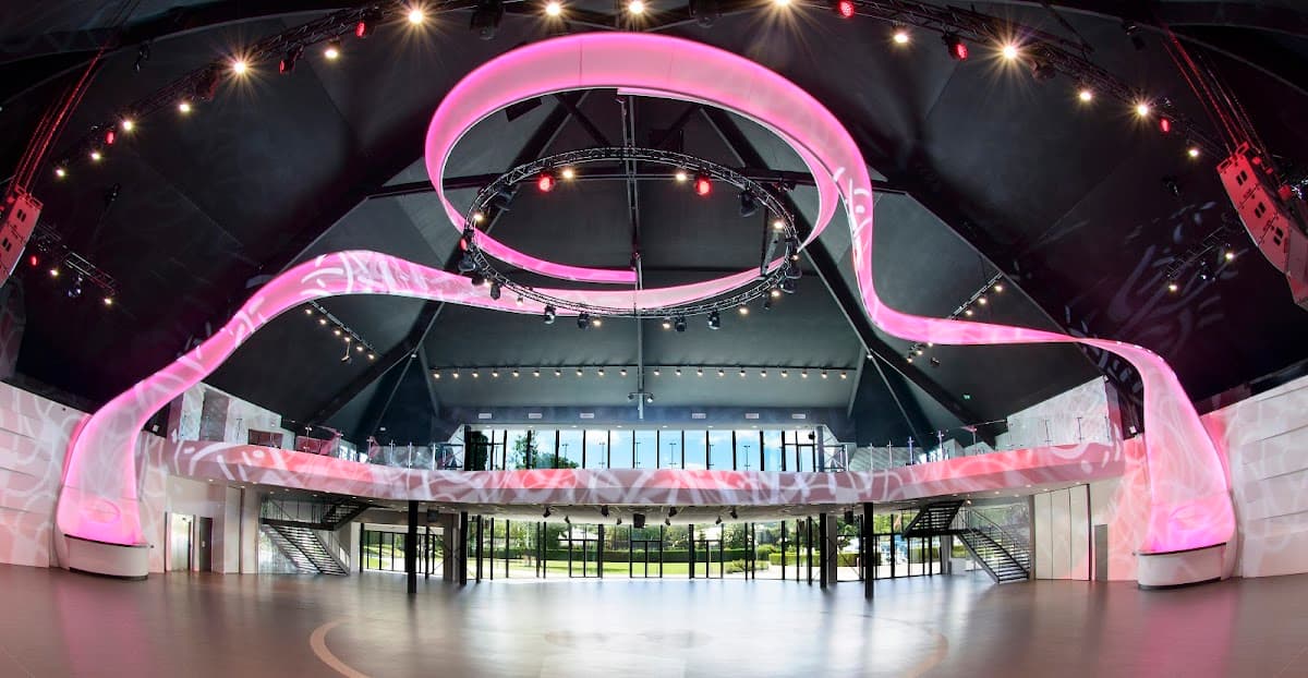 Les Pyramides Congrès: destination wedding venue in 78560 Le Port-Marly, France