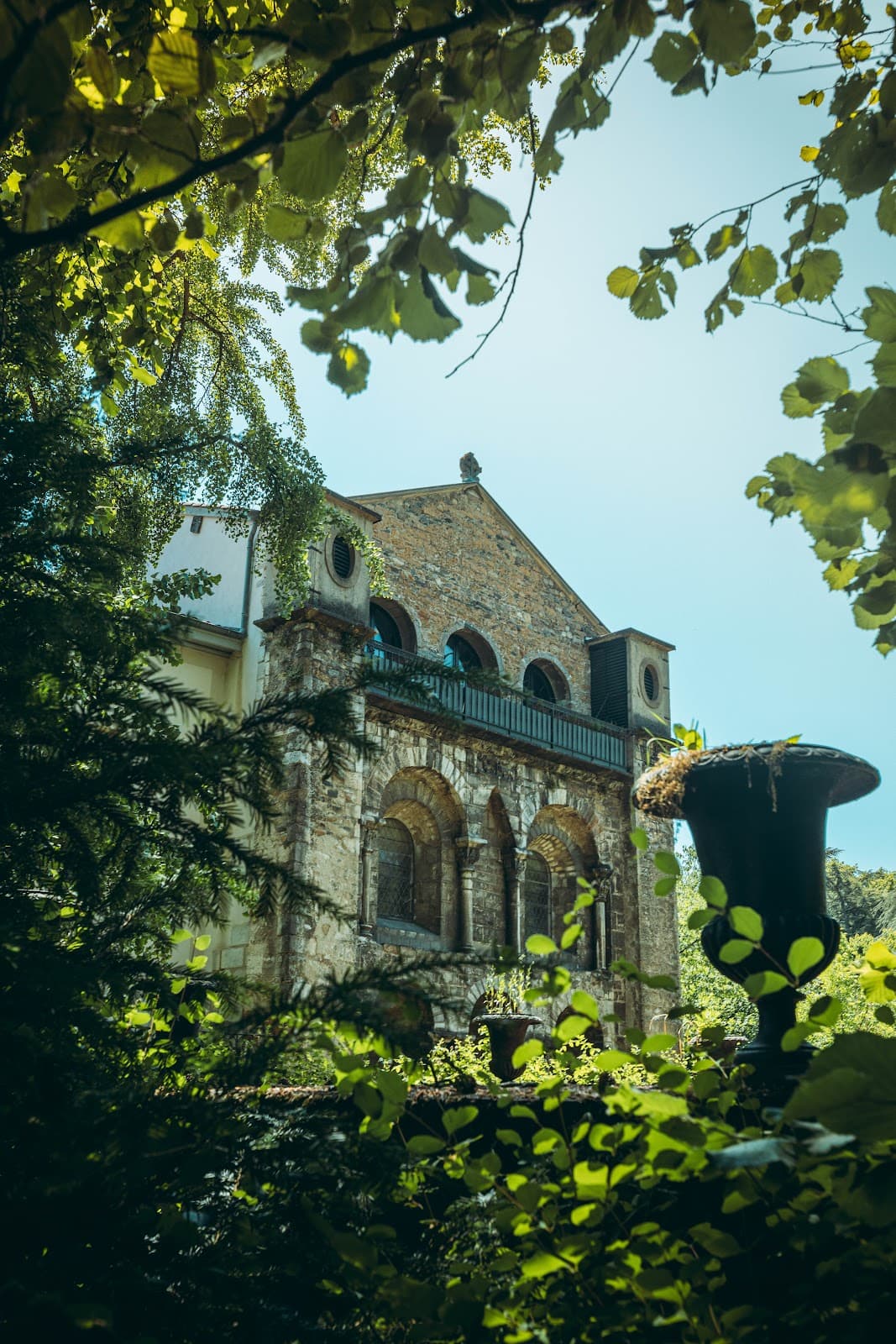 Les Suites de l'Ile Barbe — destination wedding venue in 69009 Lyon, France