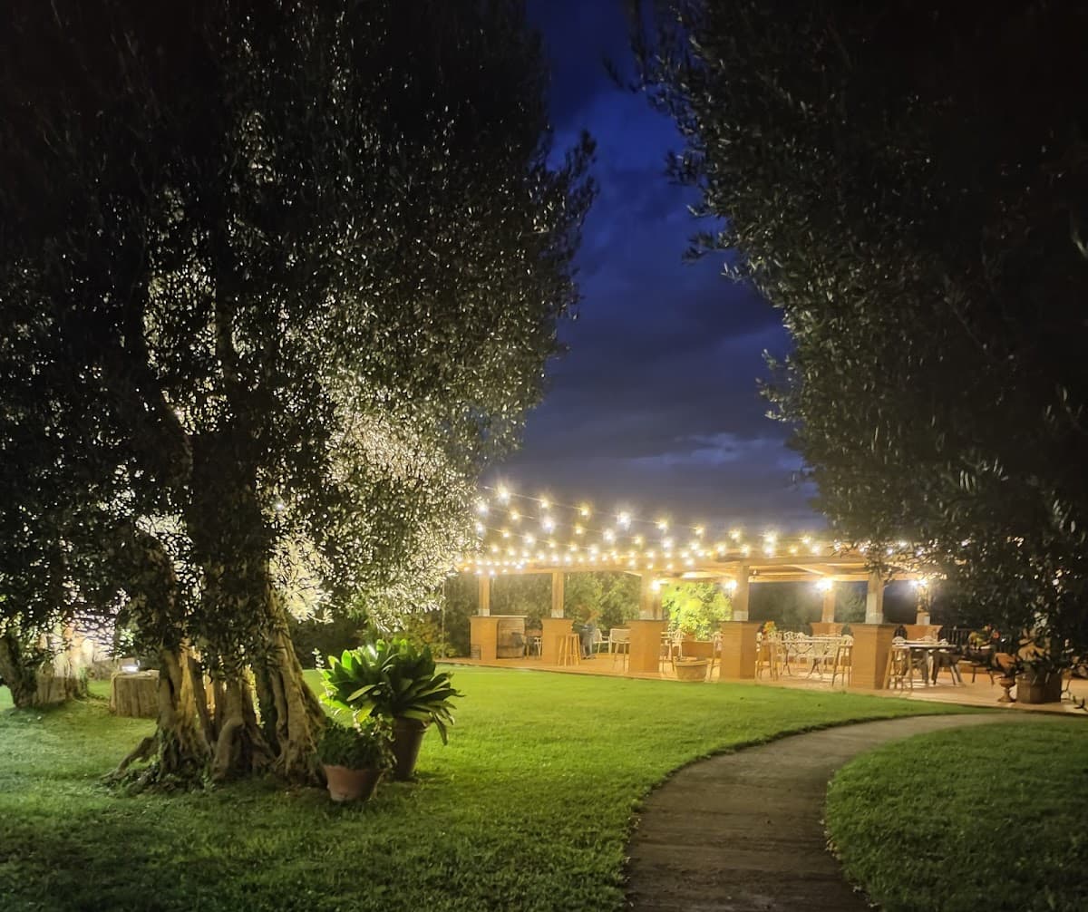 Locanda Poggioleone|Hotel e Ristorante Lago Trasimeno: destination wedding venue in 06061 Pozzuolo PG, Italy