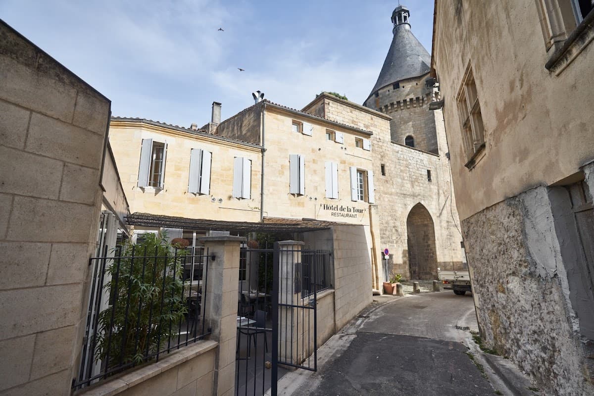 Logis Hôtel de la Tour Libourne: destination wedding venue in 33500 Libourne, France