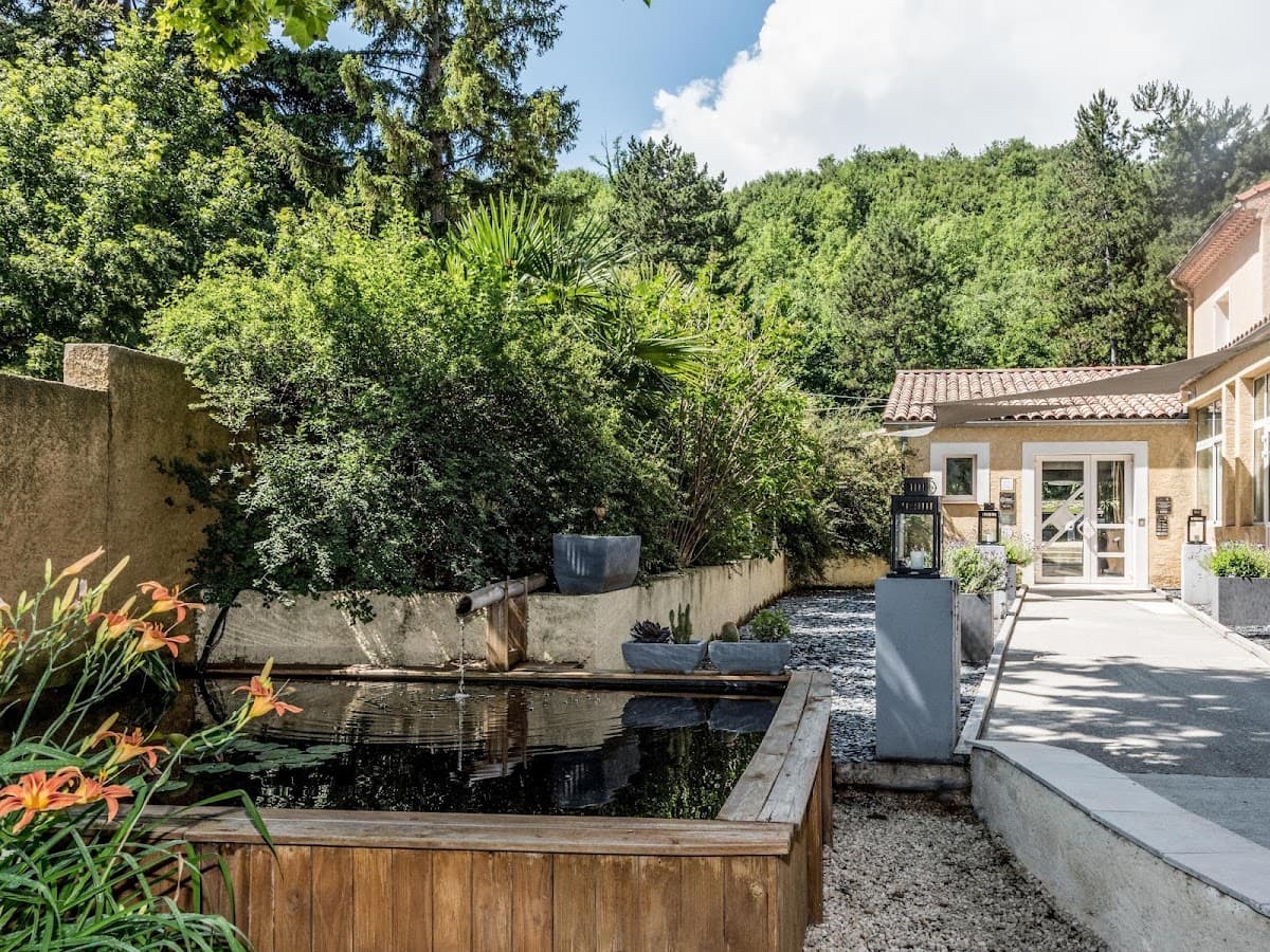 Logis Hôtel la Magnanerie, Côté Bistro — destination wedding venue in 04200 Aubignosc, France