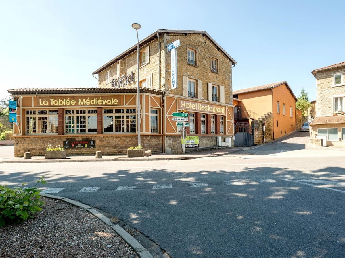 Logis Hôtel la Tablée Médiévale: destination wedding venue in 69380 Civrieux-d'Azergues, France