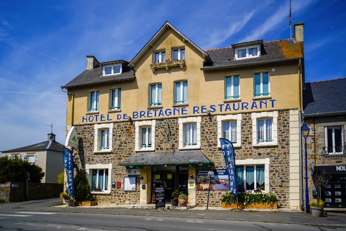 Logis Hôtel le Bretagne - le Vivier sur Mer: destination wedding venue in 35960 Le Vivier-sur-Mer, France