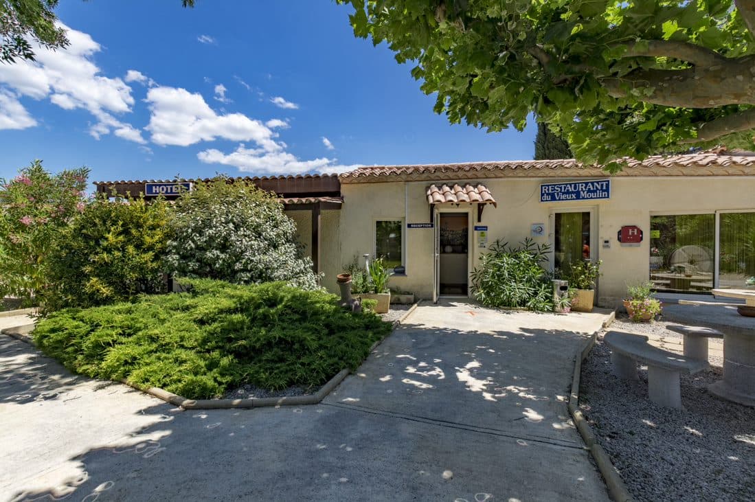 Logis Hôtel le Vieux Moulin - Gignac: destination wedding venue in 34150 Gignac, France