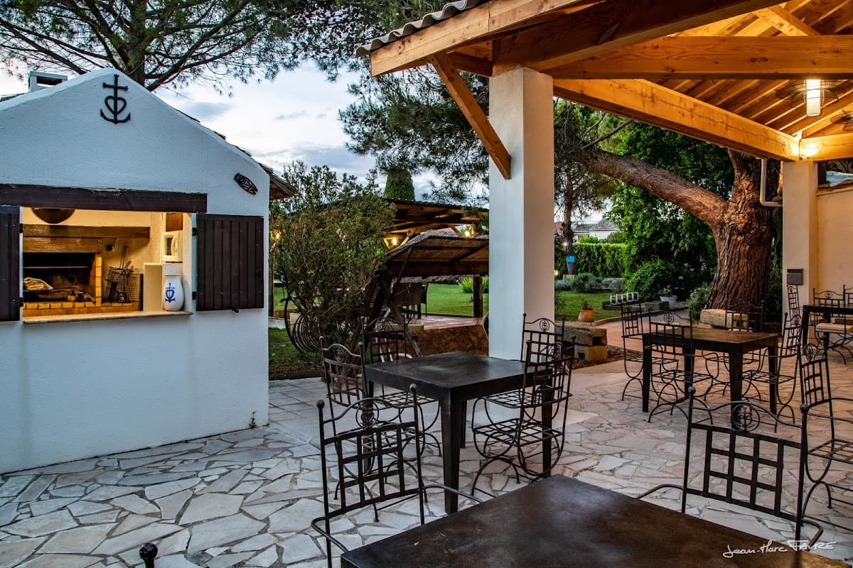 Lou Garbin: destination wedding venue in 30220 Saint-Laurent-d'Aigouze, France