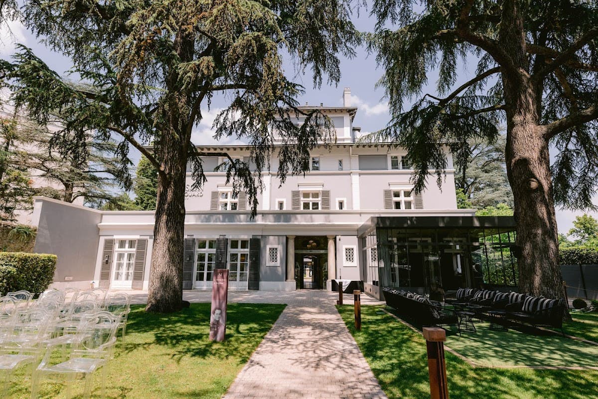 Maison D'anthouard Hotel Restaurant Ecully, Lyon: destination wedding venue in 69130 Écully, France