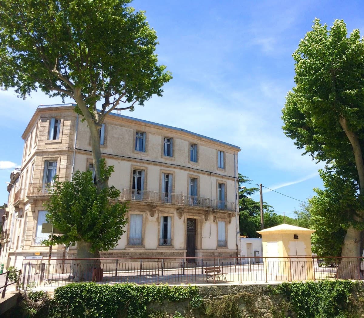 Maison d'hôtes La Domitia: destination wedding venue in 34560 Montbazin, France