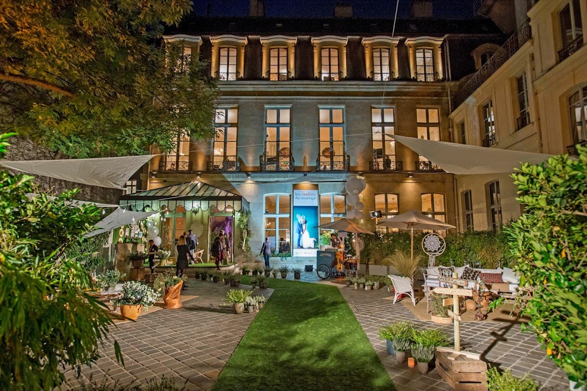 Maison des Polytechniciens, l'Hôtel de Poulpry: destination wedding venue in 75007 Paris, France