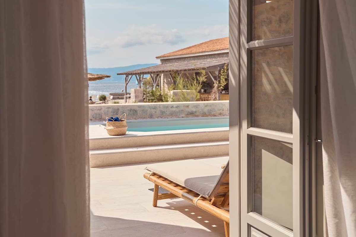 Mandraki Beach Resort: destination wedding venue in Idra 180 40, Greece