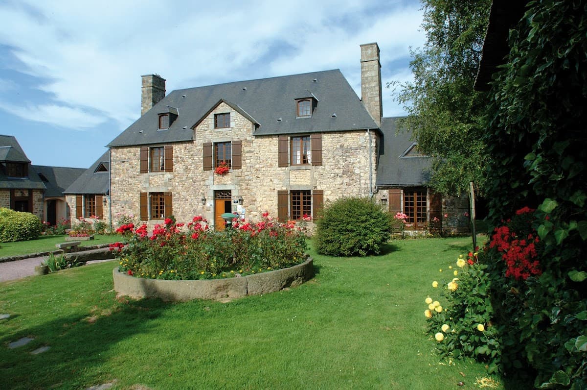 Manoir De L'Acherie: destination wedding venue in 50800 Sainte-Cécile, France