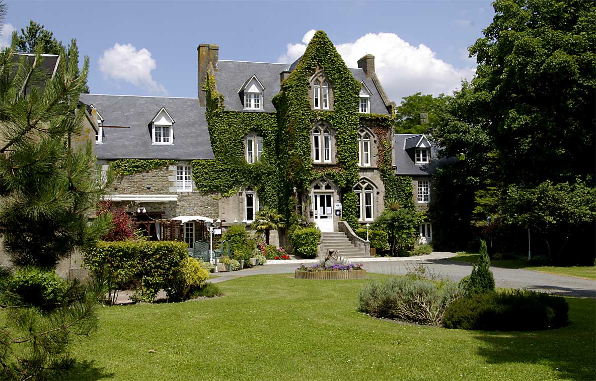 Manoir de la Roche Torin, The Originals Relais — destination wedding venue in 50220 Courtils, France