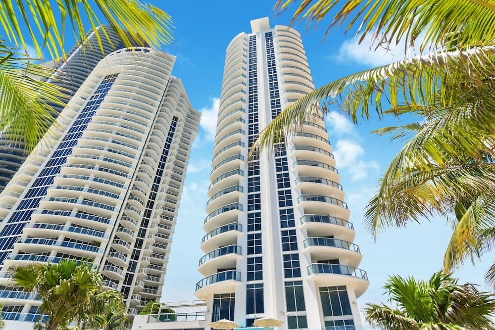 Marenas Beach Resort, wedding venue in Sunny Isles Beach, United States