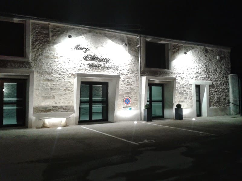 Mary d'Arvigny: destination wedding venue in 77550 Moissy-Cramayel, France