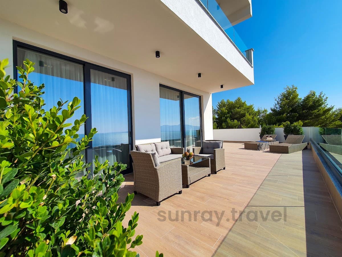 Meraviglia Boutique Hotel: destination wedding venue in Saranda, Albania