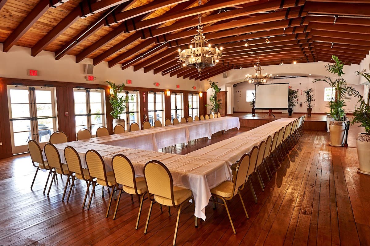 Miami Beach Woman's Club: destination wedding venue in FL 33140, USA