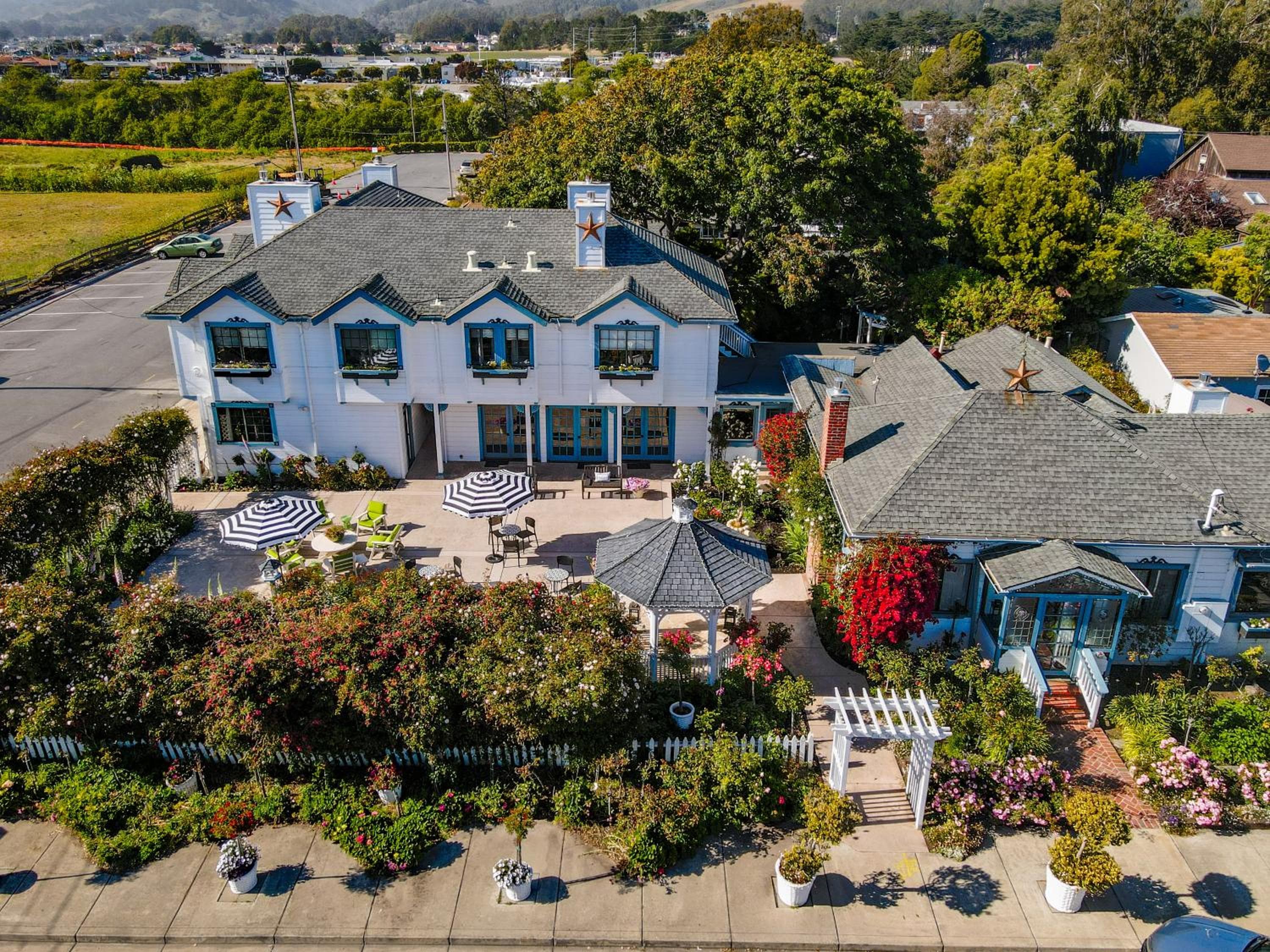 Mill Rose Inn, wedding venue in Half Moon Bay, United States