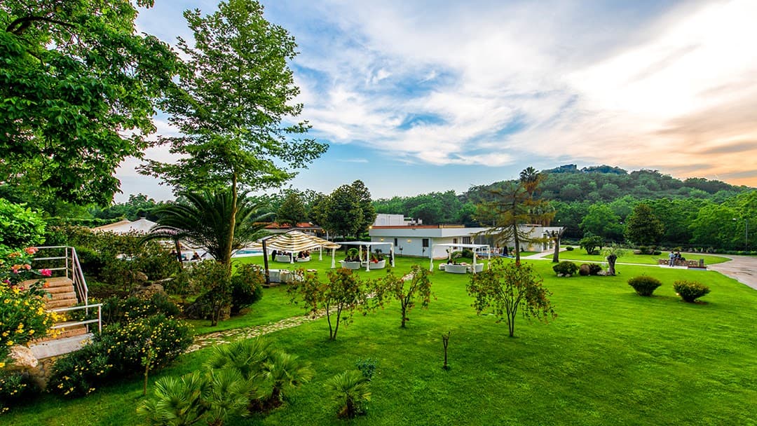 Minichini Meeting's Club: destination wedding venue in 80035 Nola NA, Italy