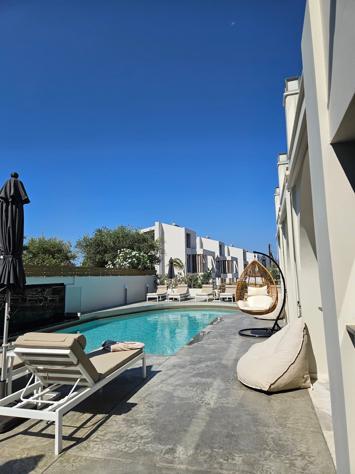Nikon Boutique Hotel: destination wedding venue in Kalamaki 291 00, Greece