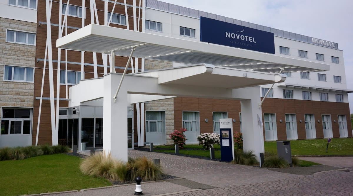 Novotel Saint-Quentin en Yvelines: destination wedding venue in 78114 Magny-les-Hameaux, France