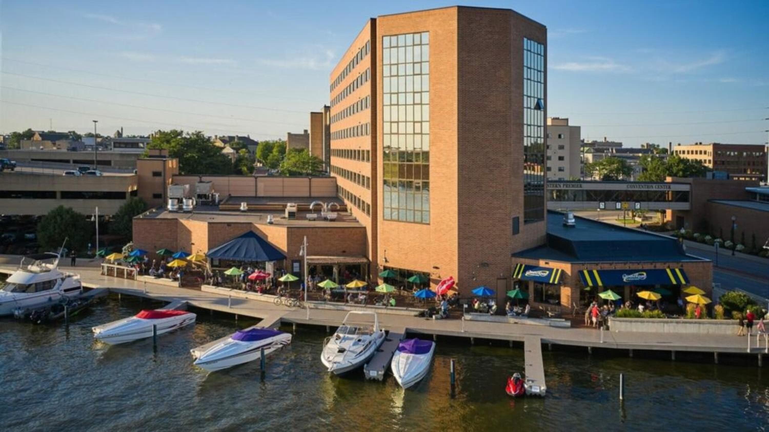 Oshkosh Marriott Waterfront Hotel & Convention Center, wedding venue in Oshkosh, United States