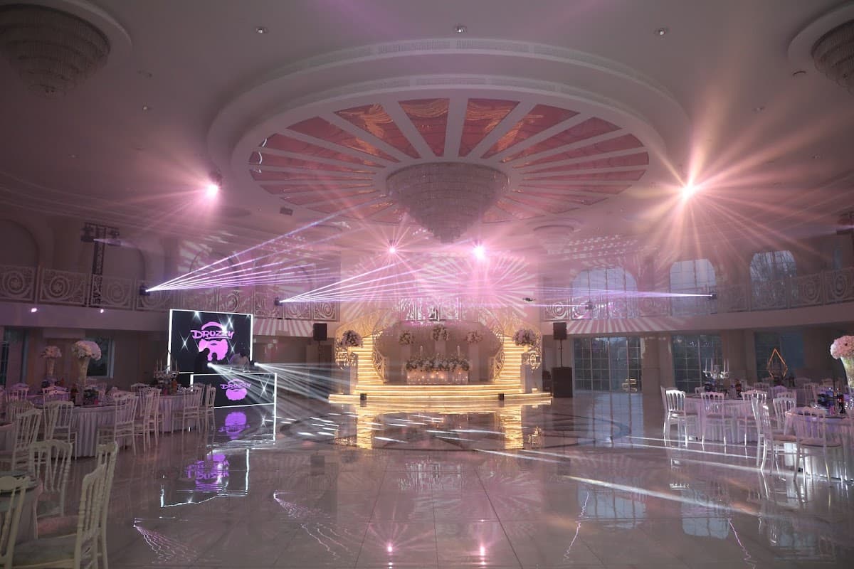 Palais Groupe Salle de Mariage 91: destination wedding venue in 91130 Ris-Orangis, France