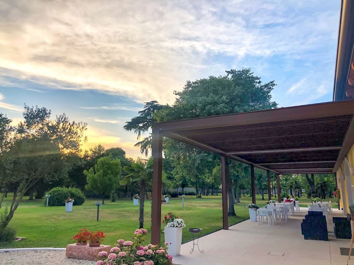 Parco Mariotto: destination wedding venue in 37062 Dossobuono VR, Italy